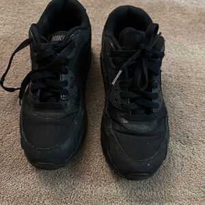Nike air max sneakers size 5.5 youth good condition